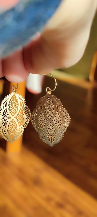 "Złota koronka" wiszące kolczyki