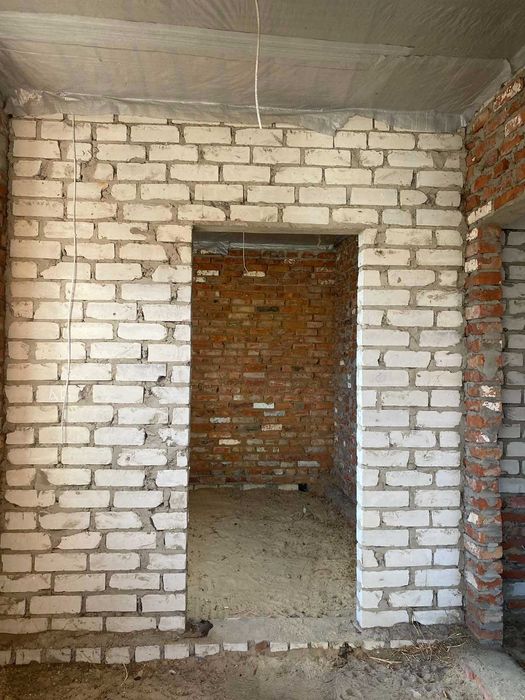 Продається недобудований будинок у центрі селищеЗідьки