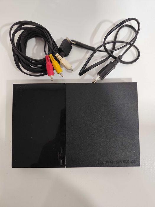 Consola PS2 Slim SCPH-90004 com cabos a funcionar na perfeição
