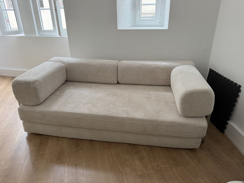 Sofá-cama de 2 lugares em veludo branco