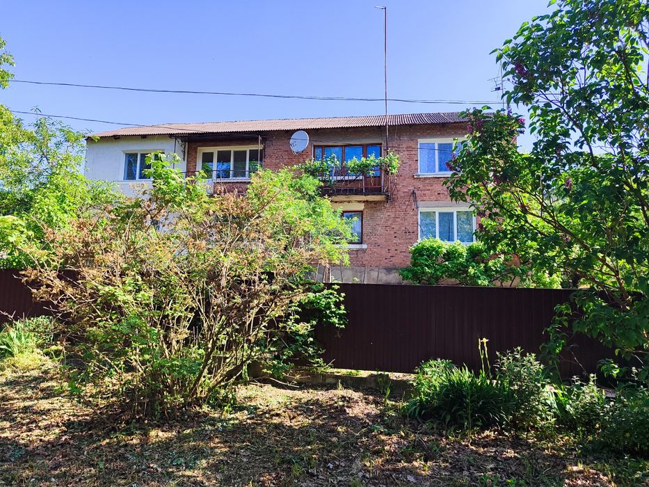 Продається дворівнева квартира в с.Гамарня