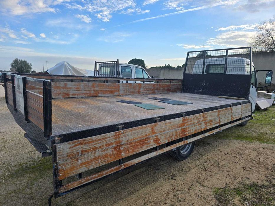 Toyota Dyna Carrinha com caixa aberta