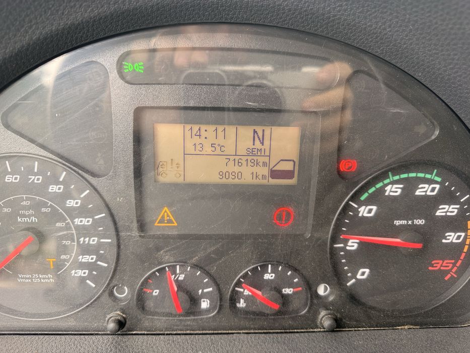 IVECO 15Ton 320cv 2016 COMO NOVA APENAS 71.000km ###OPORTUNIDADE###