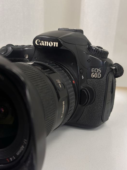 Фотоапарат Canon 60D та обʼєктив 17-40 1:4 L