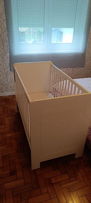 Cama de grades para bebé
