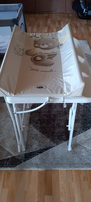 Rozkładany, wygodny przewijak z wanienką