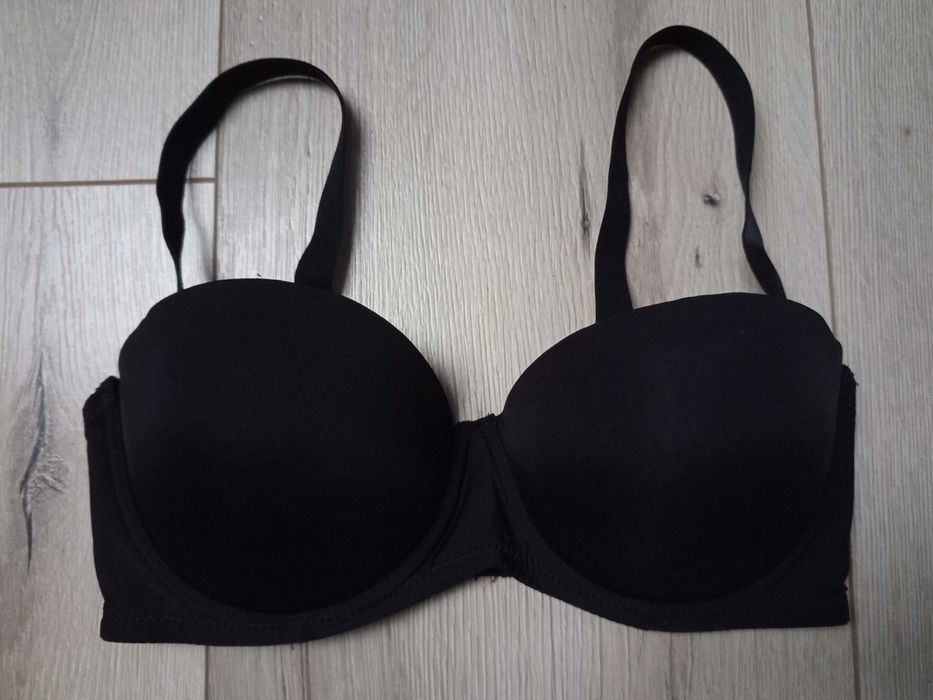 Czarny biustonosz balkonetka 75D