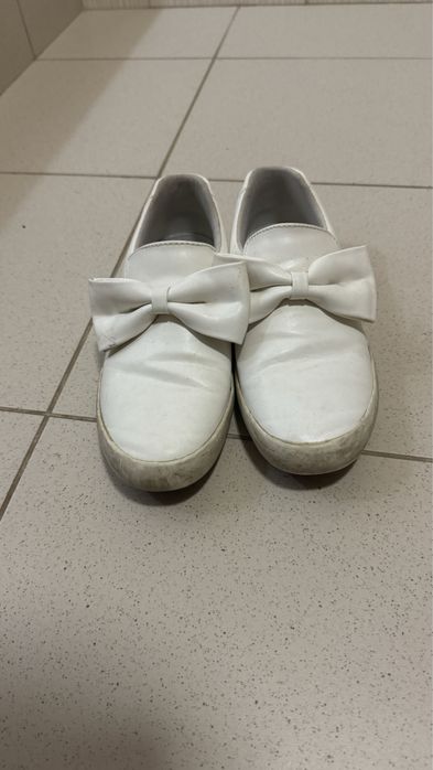 Туфлі, красовки