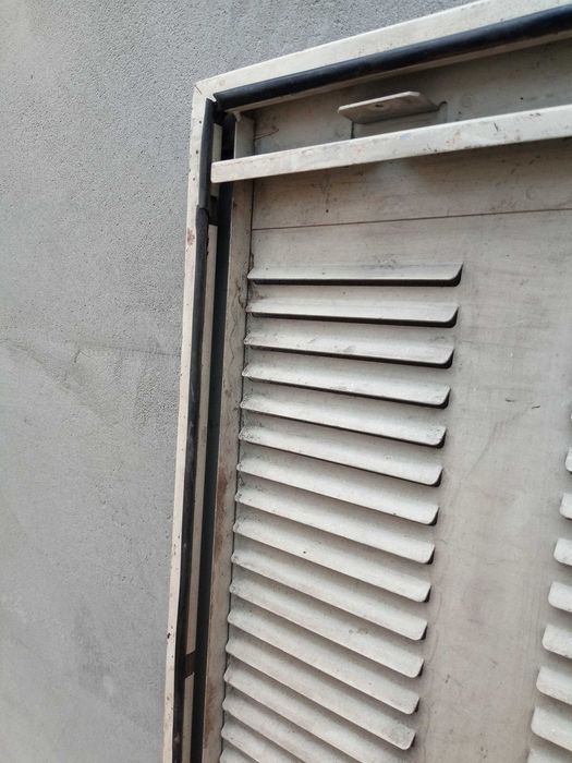 Продам крышка, решётка, дверька.