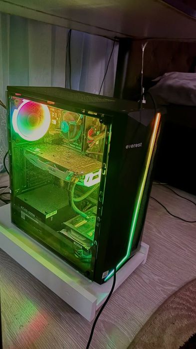 Повний ігровий сетап: ПК (i3-10100F / GTX 1070 8GB / 16GB RAM) + Монітор 180Hz + девайси HyperX + Стіл з LED.+ігрове крісло.