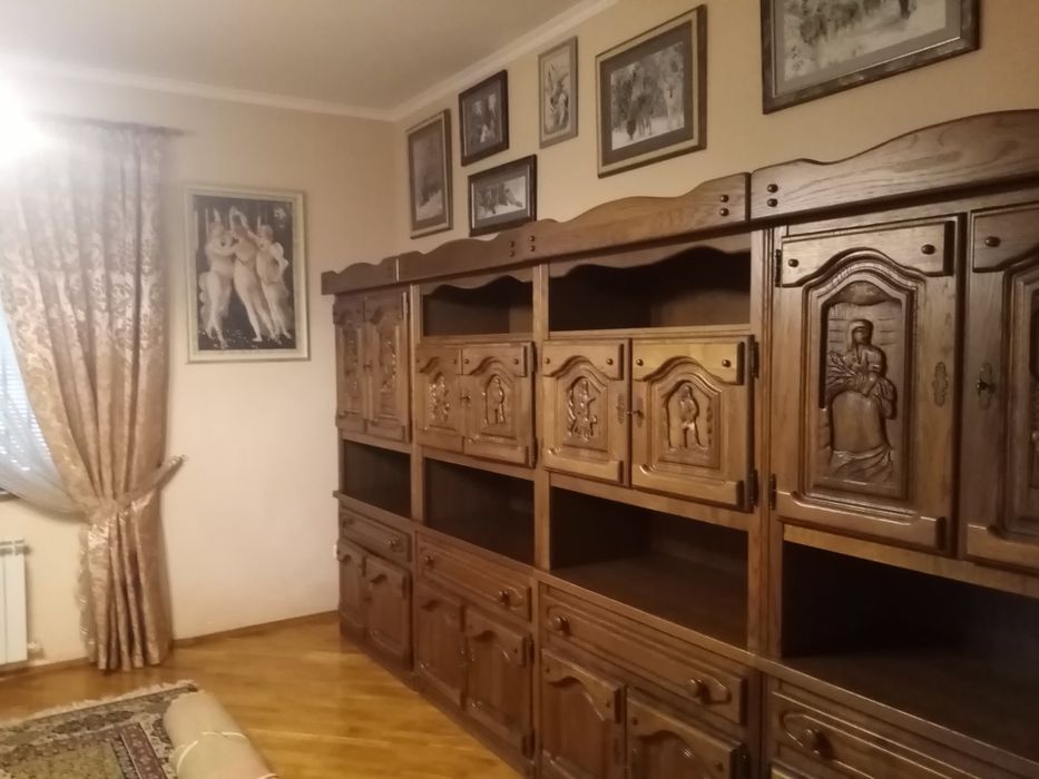 Продається половину будинку