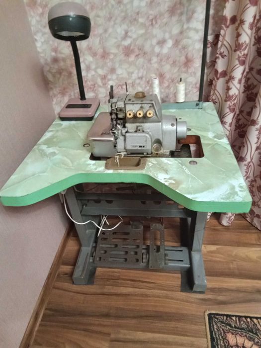 Оверлок промышленный