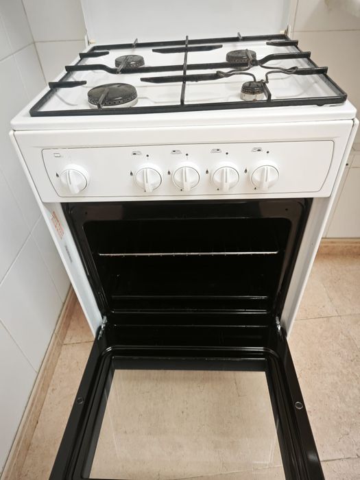 Fogão a gás com forno