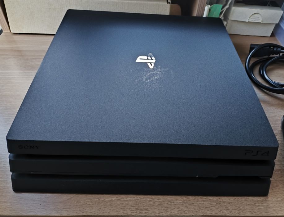PS4 Pro 1TB – Versão 8.50 Desbloqueada + Extras