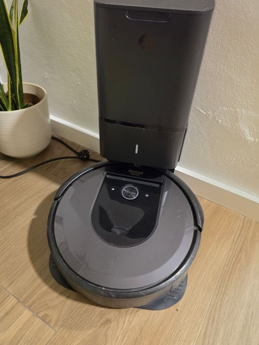 Aspirador Irobot Roomba I7+ com base como novo