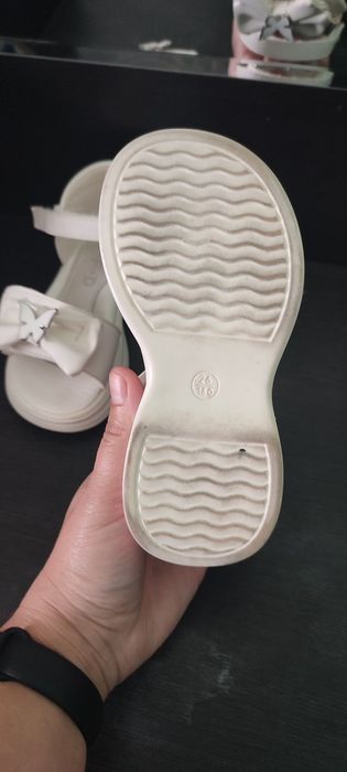 Босоніжки для дівчинки