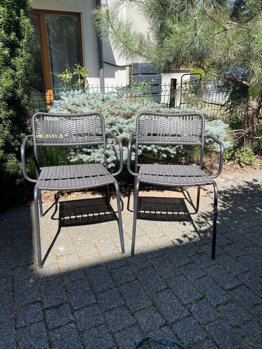 Sprzedam 2 krzesła ogrodowe IKEA LÄCKÖ — jak nowe!
