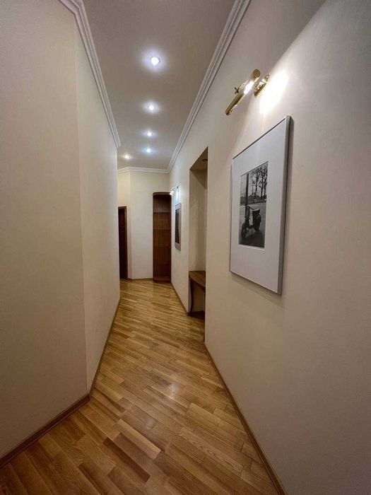 Продаж 2к.квартири 110м2  вул. Хрещатик 15, Пасаж
