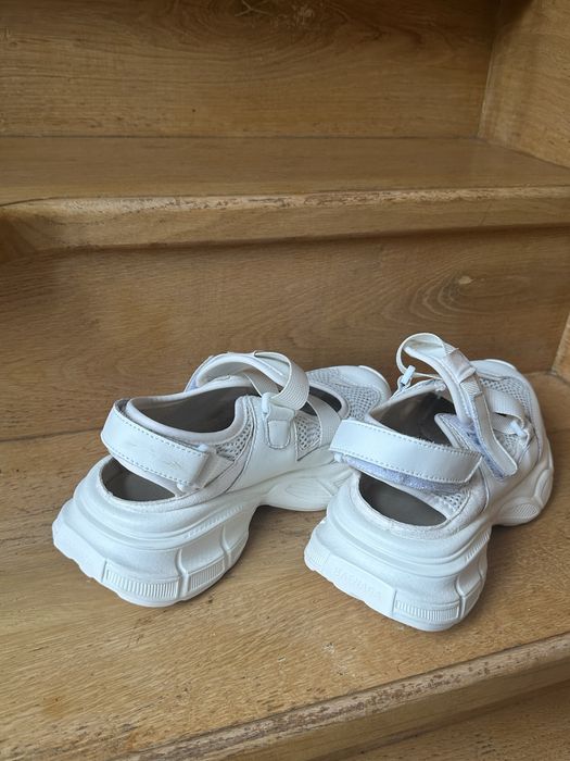 Продам кросівки/сандалі/босоніжки