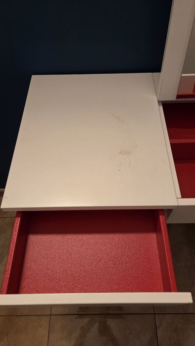 Toaletka IKEA z lustrem