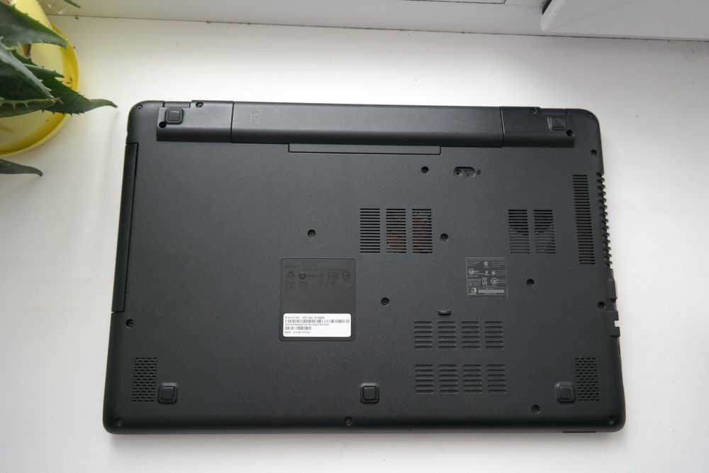 Acer Aspire E5-571/i5-5200u/SSD-240gb/ОЗУ-8gb/АКБ-4.5 год