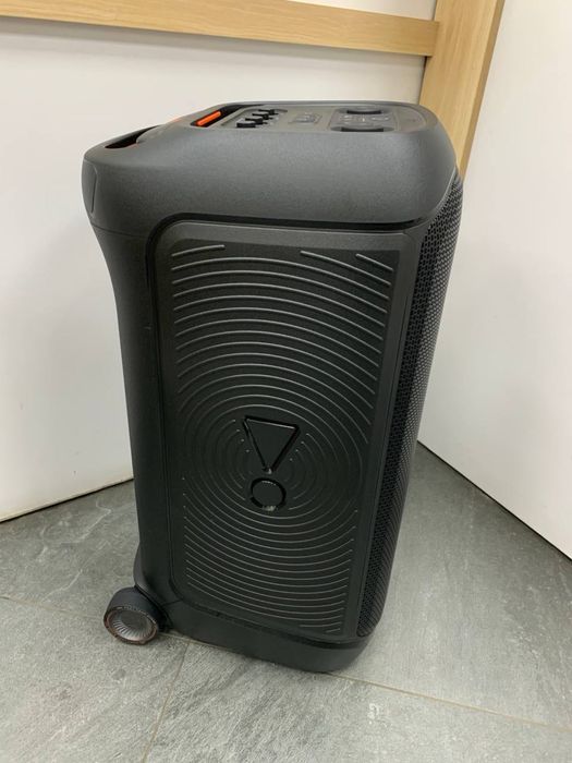 Продам колонку JBL 320