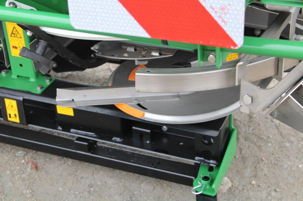 Rozsiewacz nawozów 1500l