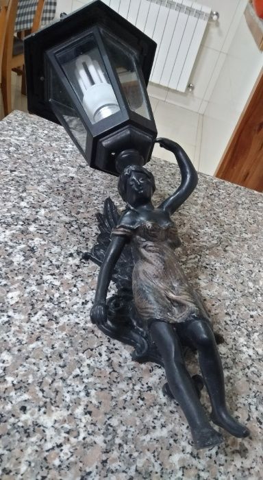 Candeeiro.          .