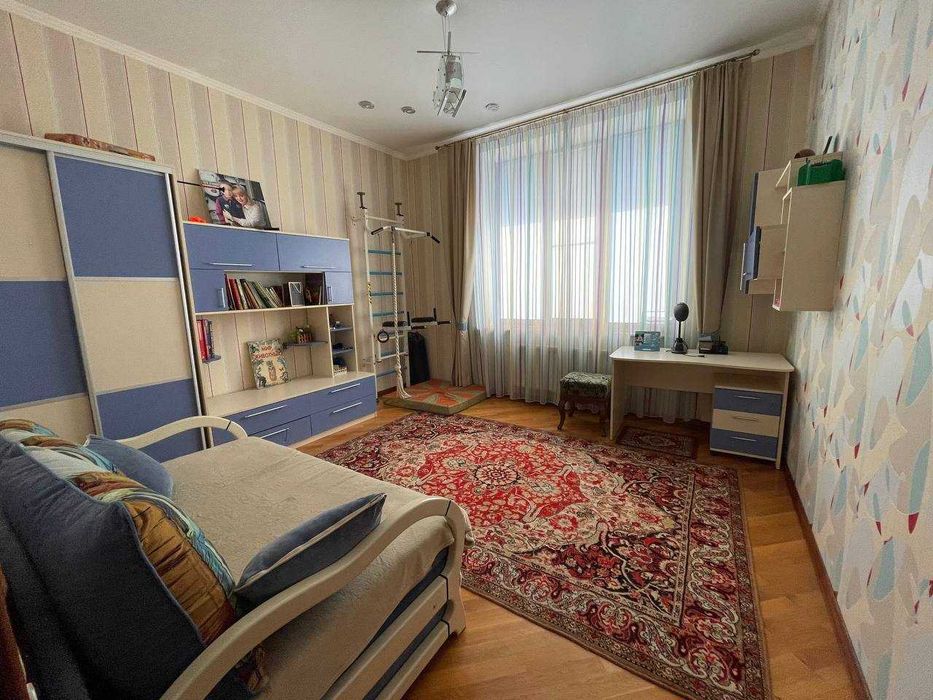 Продаж приватного будинку в Космічному районі