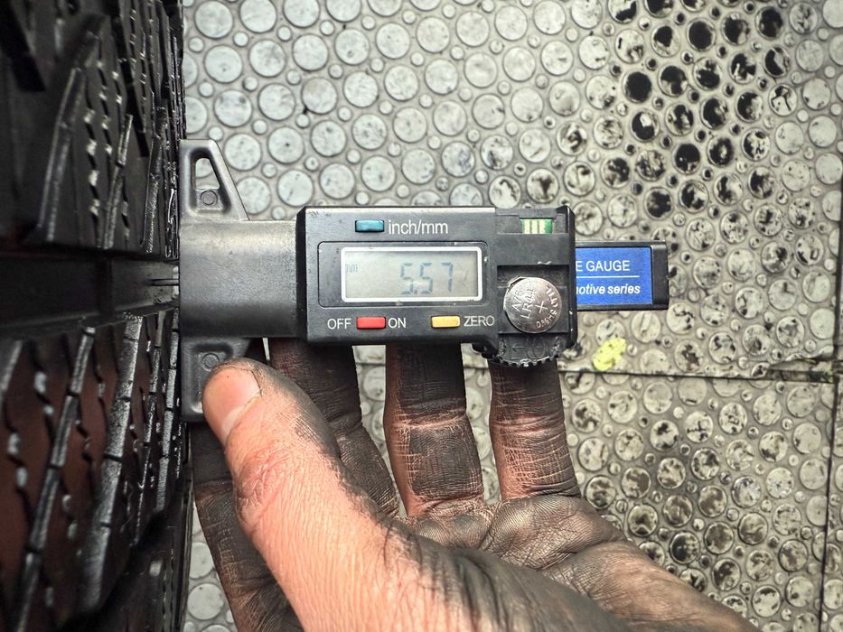 295-35 R20 101W Bridgestone Blizzak LM001 розпаровка 1шт