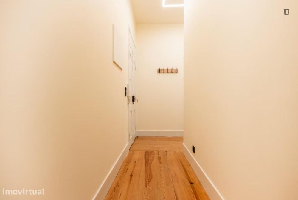 Apartamento com 4 quartos - localizado em Anjos Lisbon