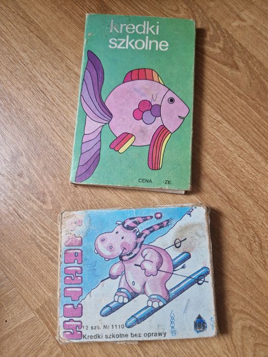 Dwa opakowania po kredkach PRL