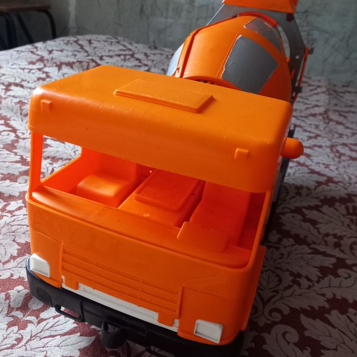 Детская машинка бетономешалка б. у.