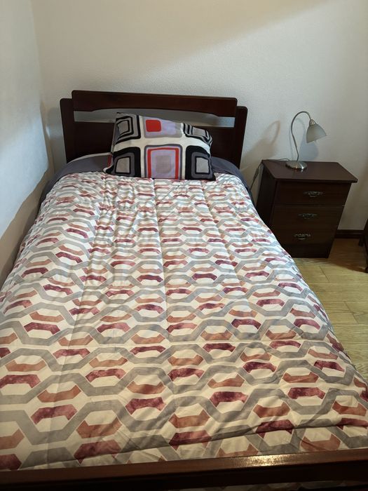 Quarto completo de madeira