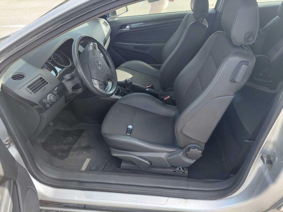 Opel Astra H GTC 1.9 CDTI