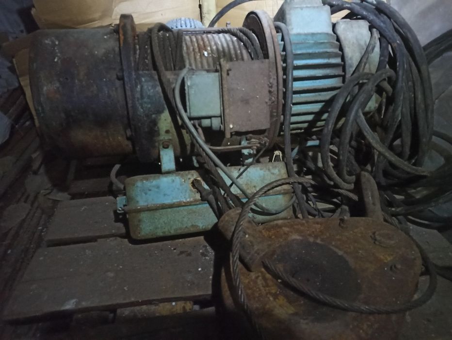 Продам тельфер Болгарія. В/п 2 тони.