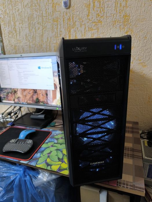 Комп'ютери для навчання, роботи та розваг