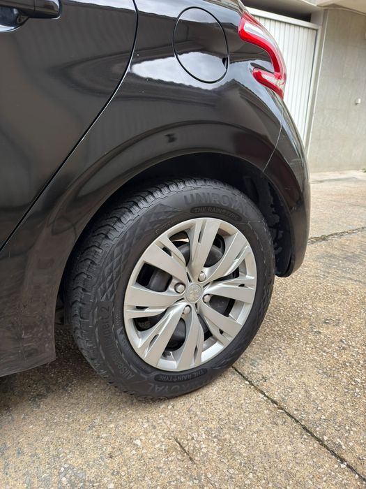 Peugeot 208 1.4 HDi 68 cv | Muito Económico