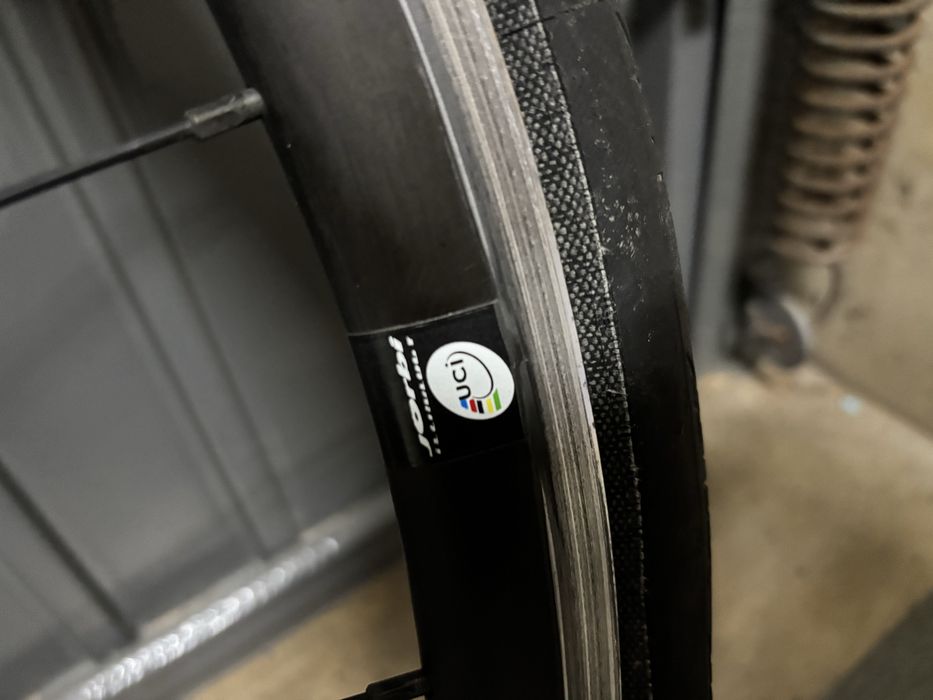 Roda dianteira bicicleta Estrada