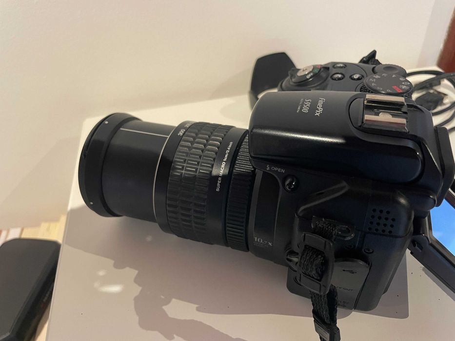 Fujifilm Finepix S9500 - Bom estado