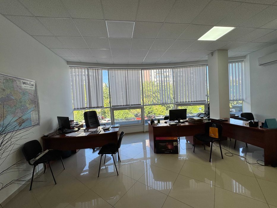 Панорамний офіс в центрі міста