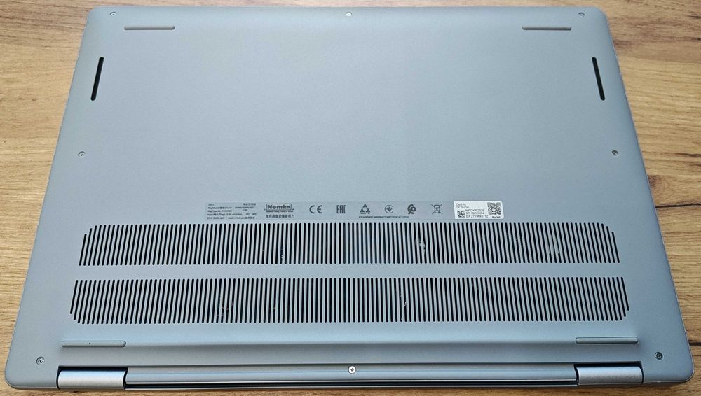 Сучасний ноутбук Dell 16 DC16250 / Intel Core 7 150U / 16 ГБ DDR5 / 512 ГБ SSD / 16" FHD+ Touch / Intel Graphics / Windows 11 PRO стан нового.