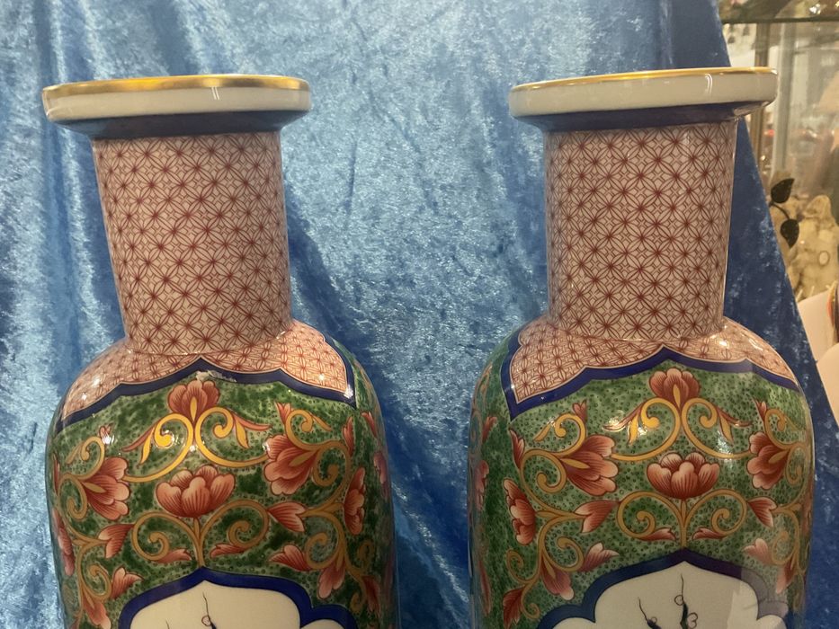 Par de vasos vista alegre Ansham com 31,5 cm pintura manual a ouro .