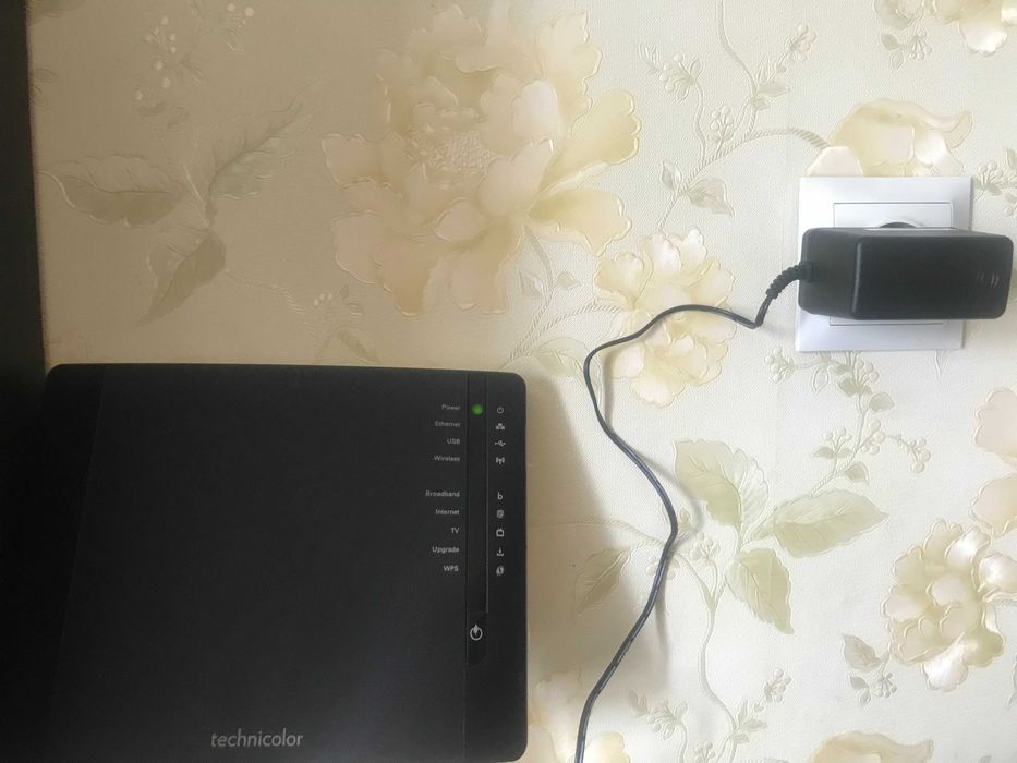 Роутер Technicolor TG 589vn v3 + комплект