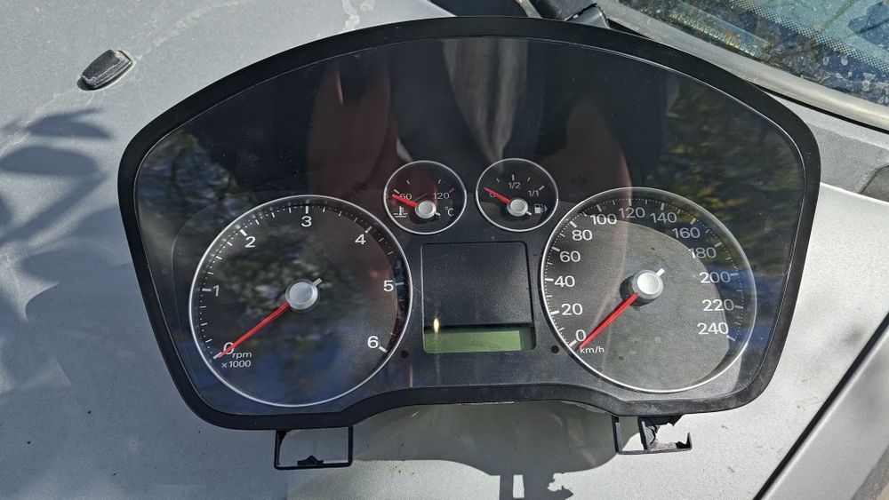 Панель приладів від ford c-max