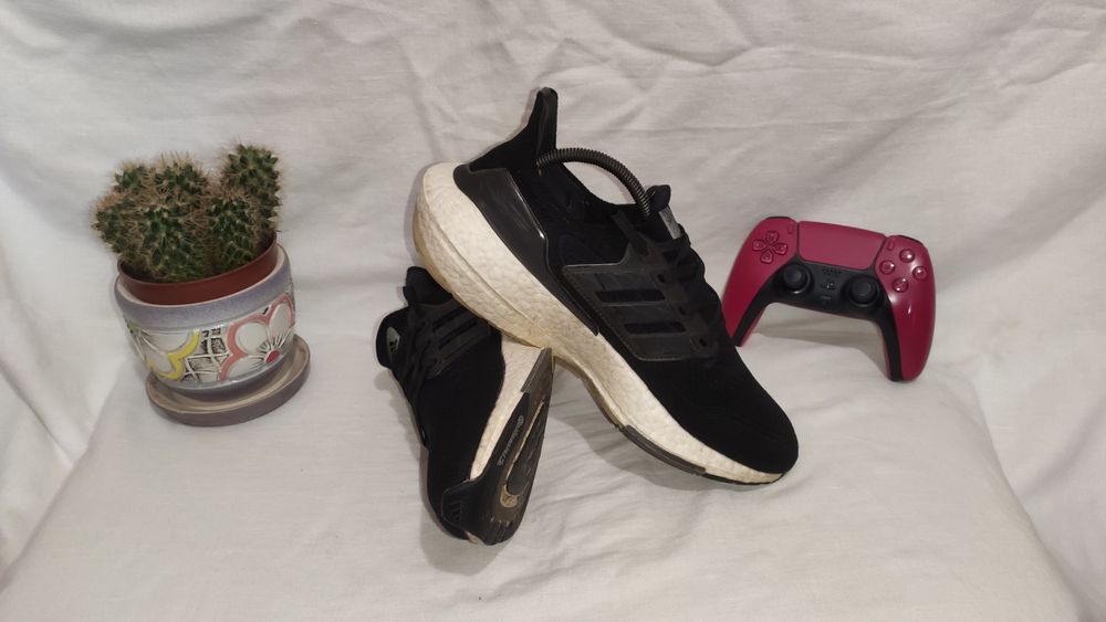 Кросівки для бігу Adidas Ultraboost.Розмір 42