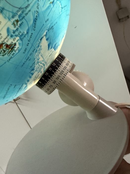 Globo terrestre iluminado com base - Excelente estado