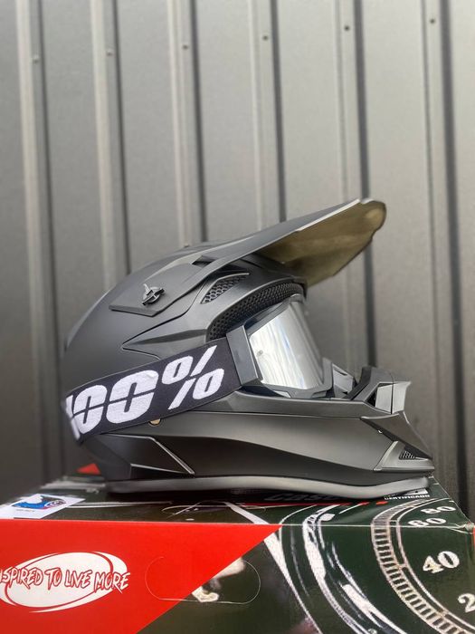 Кросовий шлем ендуро