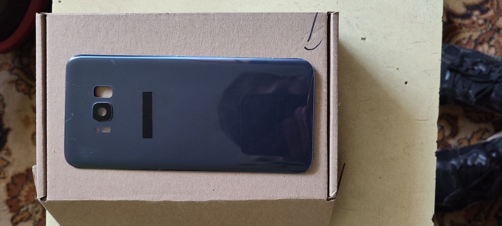 Продам задню кришку до samsung s8+