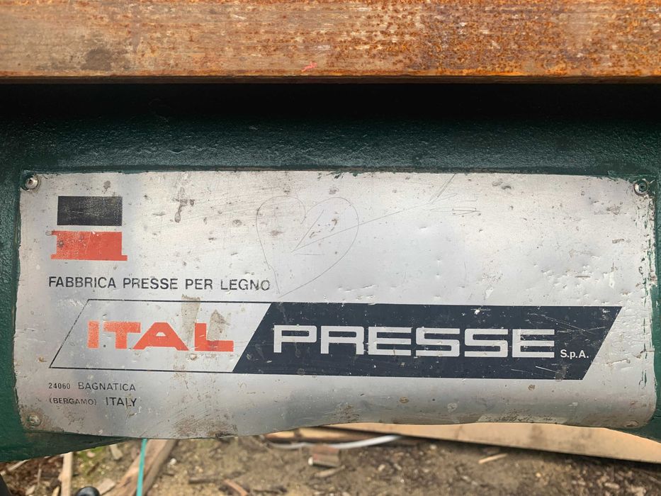 Prensa a trabalhar bem